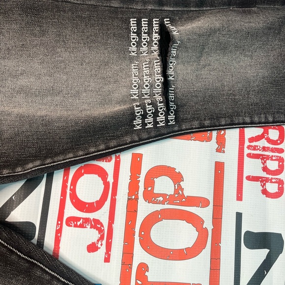 Sz 34 acid wash jeans ripped - Picture 4 of 6